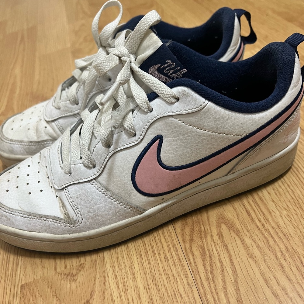 Nike , White , youth size 6.5